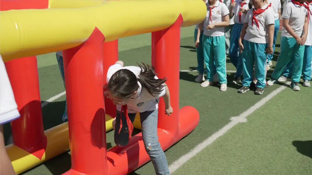 小学投沙包动作要领_小学生投沙包_二年级投沙包