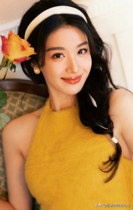 项链搭配衣服的作用_项链搭配衣服口诀_衣服和项链如何搭配