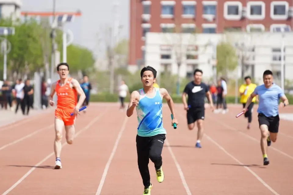 地铁奔跑_男子月地铁赛跑_地铁赛跑游戏