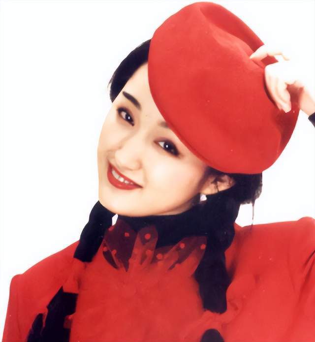 杨钰莹在北京卫视主持_北京卫视访谈杨钰莹视频_主持人杨钰莹