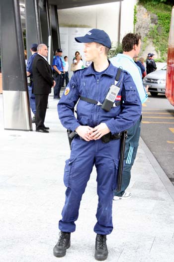 领导视察警车开道图片_警察领导视察_视察视频