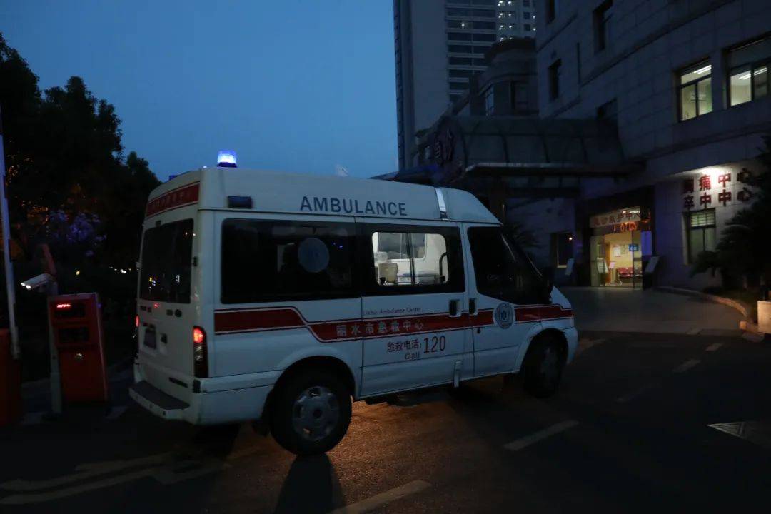 救护车司机要求_救护车驾驶员需要从业资格证吗_救护车司机需要什么证