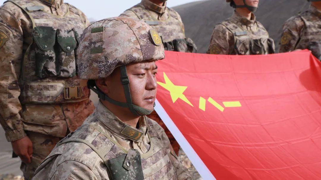 工兵扛旗的时候对方可以杀吗_工兵怎么扛军旗_工兵扛上军旗算赢吗